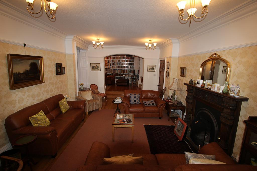 Woodlands Bed & Breakfast Barnt Green Εξωτερικό φωτογραφία